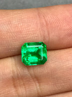 High-quality 2.38ct Natural Colombian Vivid Green Emerald