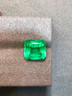 High-quality 3.83ct Natural Colombian Vivid Green Emerald