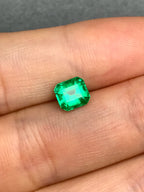 High-quality 0.97ct Natural Colombian Vivid Greem Emerald