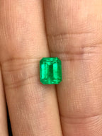 High-quality 1.53ct Natural Colombian Vivid Green Emerald
