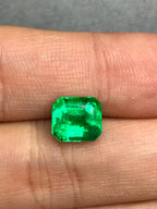 High-quality 2.38ct Natural Colombian Vivid Green Emerald
