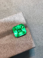 High-quality 3.83ct Natural Colombian Vivid Green Emerald