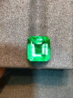 High-quality 3.83ct Natural Colombian Vivid Green Emerald