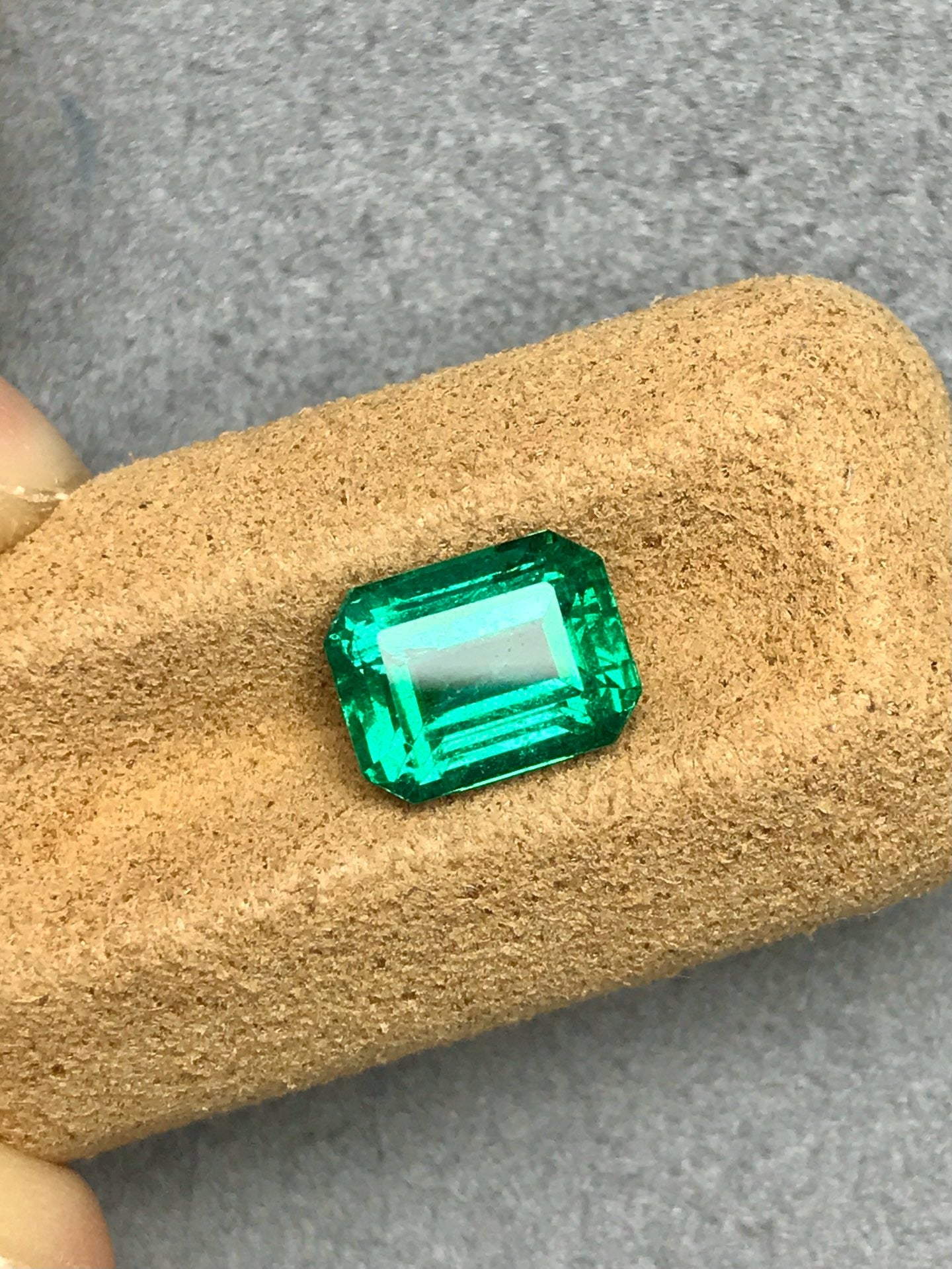 High-quality 2.77ct Natural Zambia Emerald