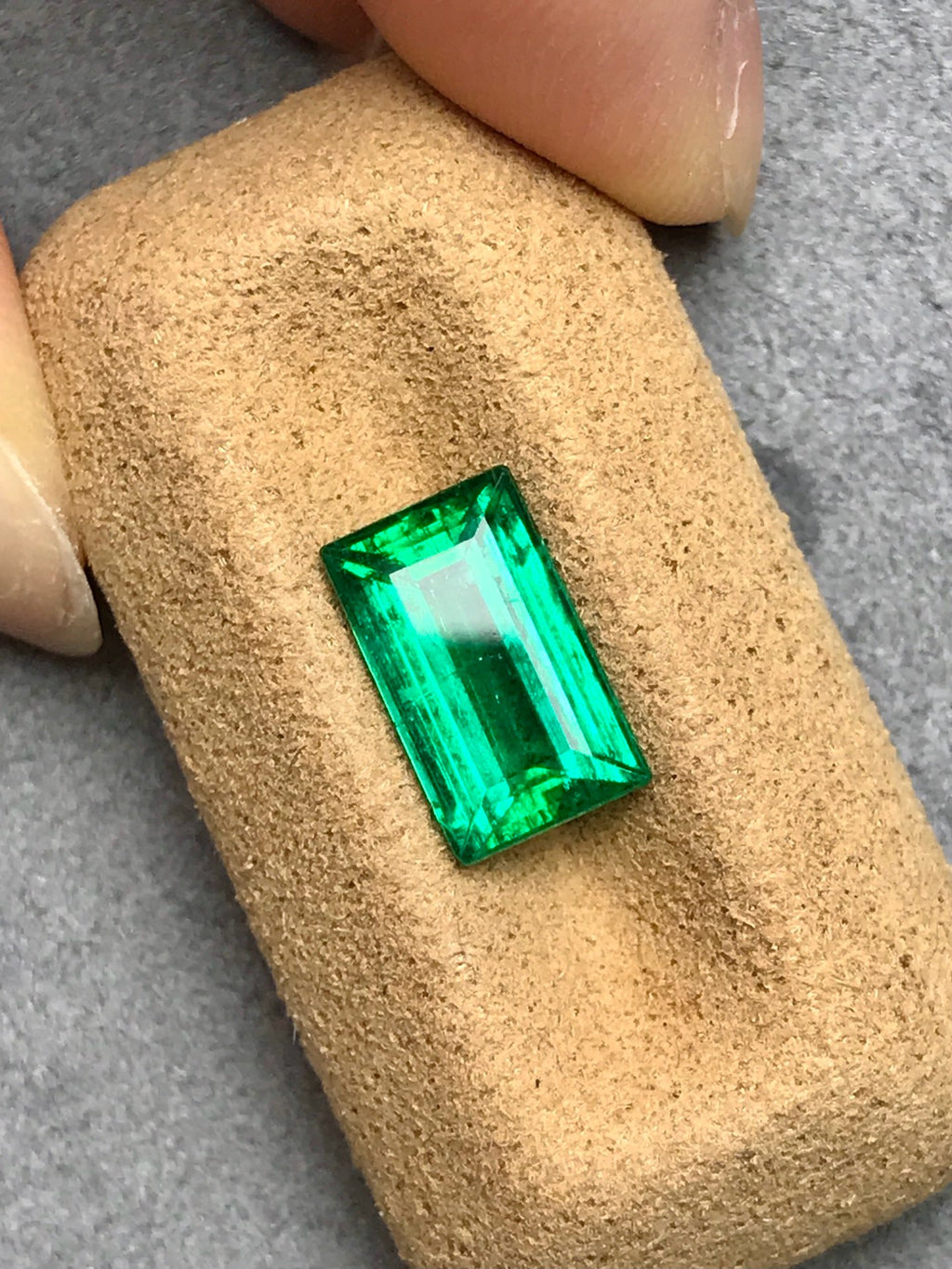 High-quality 2.67ct Natural Zambia Emerald
