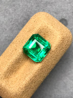 High-quality 4.654ct Natural Zambia Emerald