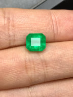 High-quality 2.10ct Natural Colombian Vivid Green Emerald