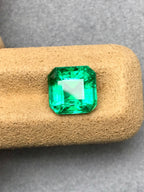 High-quality 4.654ct Natural Zambia Emerald