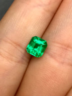 High-quality 0.97ct Natural Colombian Vivid Greem Emerald