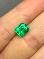 High-quality 1.87ct Natural Colombian Vivid Green Emerald