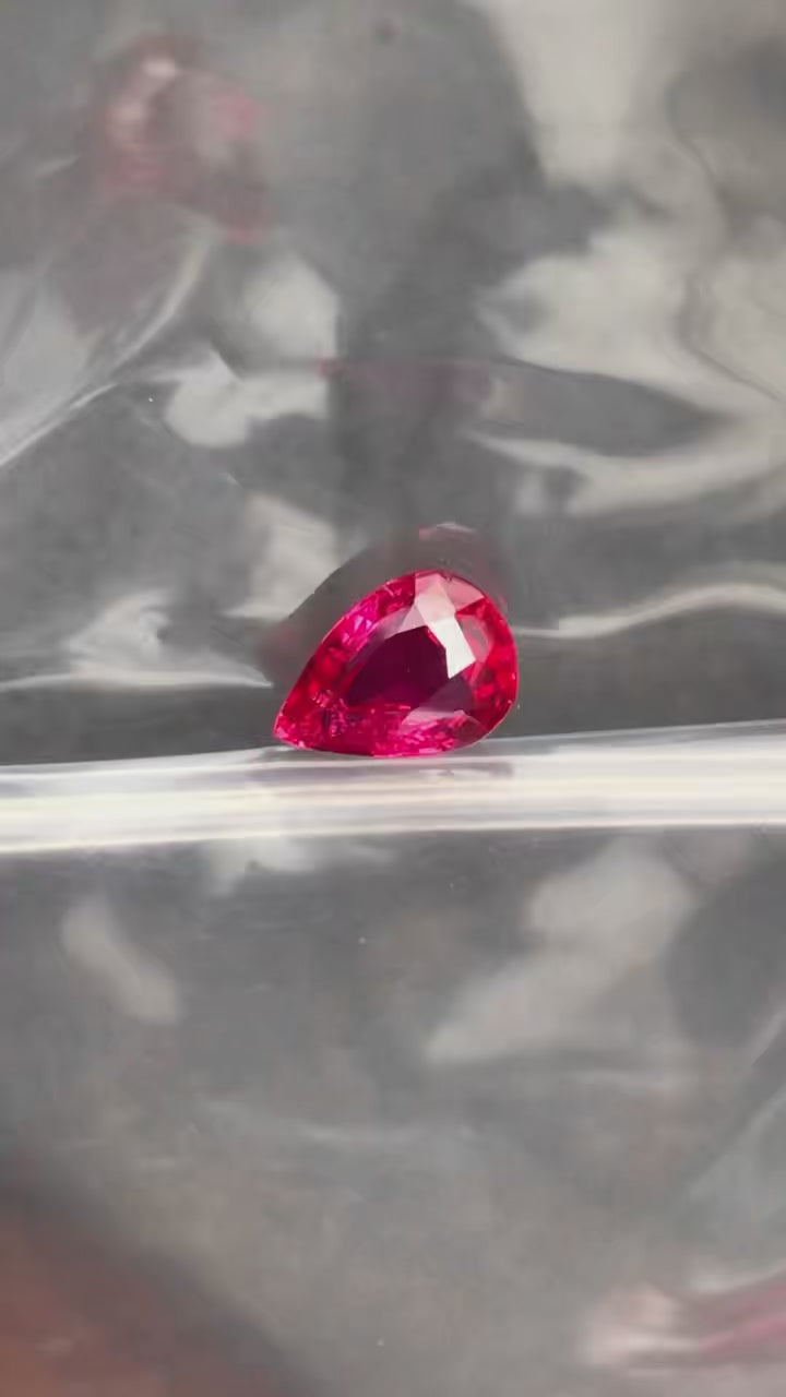High-quality 1.04ct Pear Shape No Heated Mozambique Pigeon Blood Ruby
