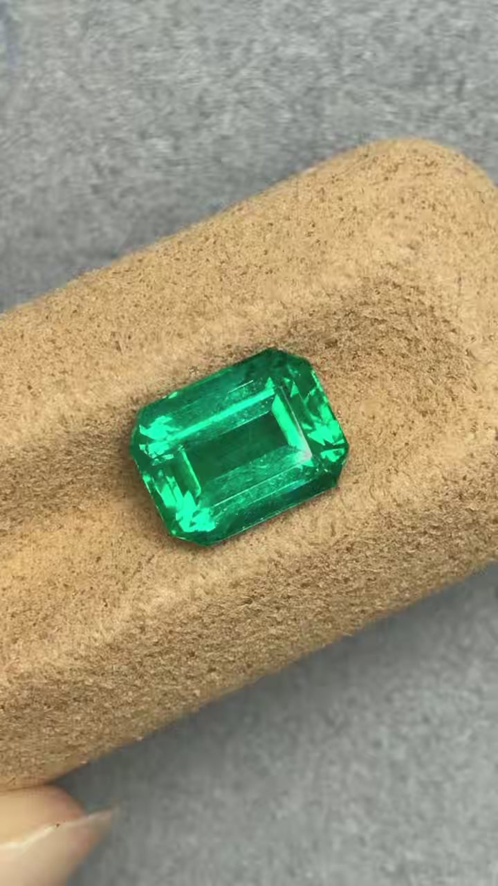 High-quality 2.77ct Natural Zambia Emerald