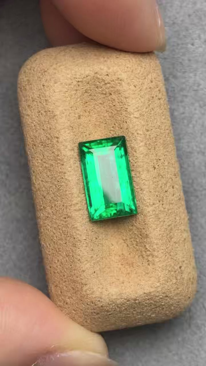 High-quality 2.67ct Natural Zambia Emerald