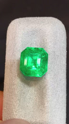 High-quality 3.79ct Natural Colombian Vivid Green Emerald